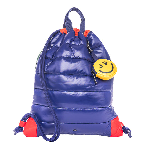 Trendy bag for school and leisure for all ages. Wear it as a tote when you hit the city, a fashionable backpack on a field trip or as a water repellent gym bag