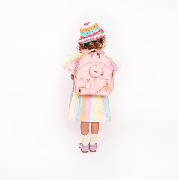 Ergonomic backpack for toddlers from 2 years old. If you want your toddler to walk the road to independence, the Ralphie Jewellery Box Pink is a key piece.