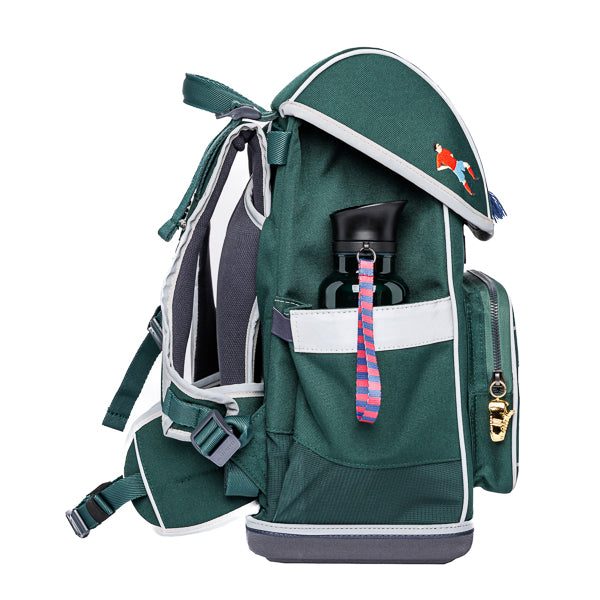 Discover the Ergomaxx, the most ergonomic backpack in the world for boys aged 6 to 10. The dark green FC Jeune Premier design is the all-time bestseller for boys.