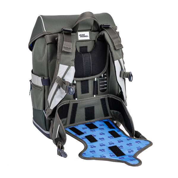 Discover the Ergomaxx, the most ergonomic and durable backpack in the world for boys aged 6 to 10. The khaki Big Five design is a bestseller for boys.