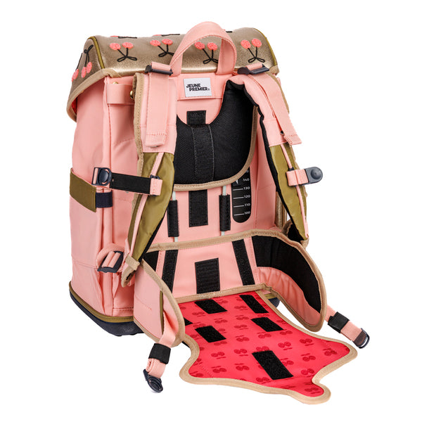 Discover the Ergomaxx, the most ergonomic and durable backpack in the world for girls aged 6 to 10. The Cherry Pompon design is a Jeune Premier bestseller.