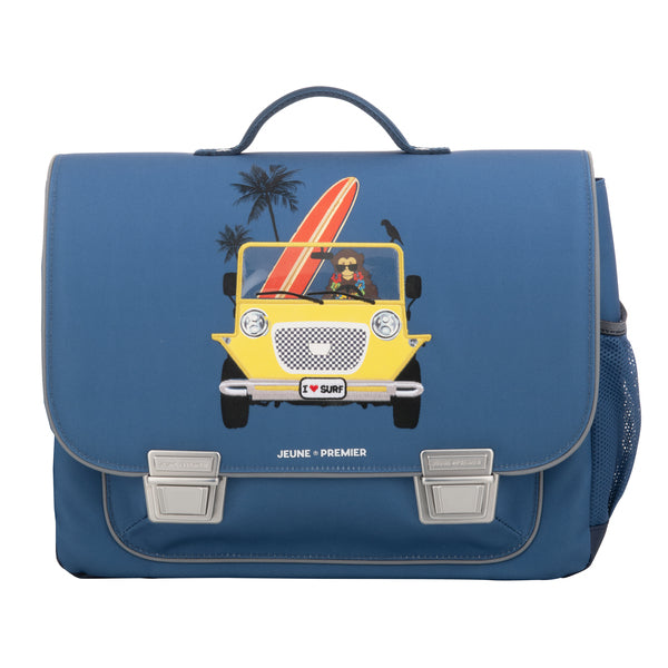 Trendy schoolbag for children from 6 to 8 years old. The bags were inspired by the leather school bags from the old days but with all the modern functionalities that make them timeless classics.