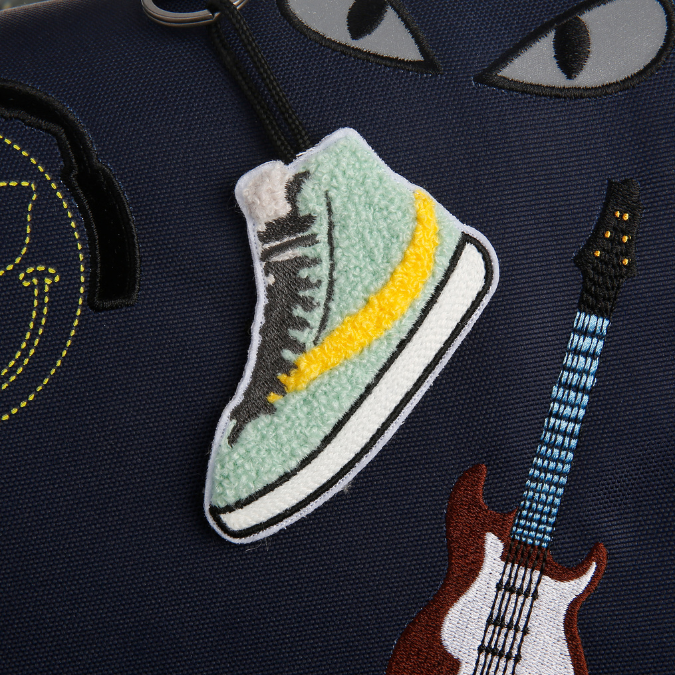 Discover the Ergomaxx, the most ergonomic backpack in the world for boys aged 6 to 10. The Mr. Gadget design full of cool gadgets is a Jeune Premier bestseller for boys.