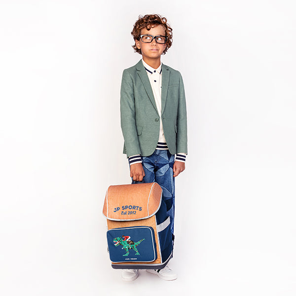 Ergomaxx Polo Dino. Ergonomic, trendy backpack for children from 6 years old. Looking for a bag with beauty and brains? The load-bearing system transfers 50% of the weight to the hips.