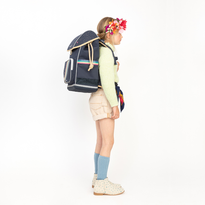 Discover the Ergomaxx, the most ergonomic backpack from Jeune Premier for girls aged 6 to 10. This Unicorn Gold design is perfect for unicorn & rainbow lovers.