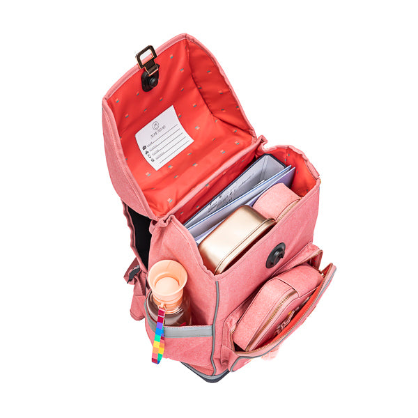 Ergonomic, trendy backpack for children from 6 years old. The load-bearing system transfers 50% of the weight to the hips. Design: Unicorn Universe.