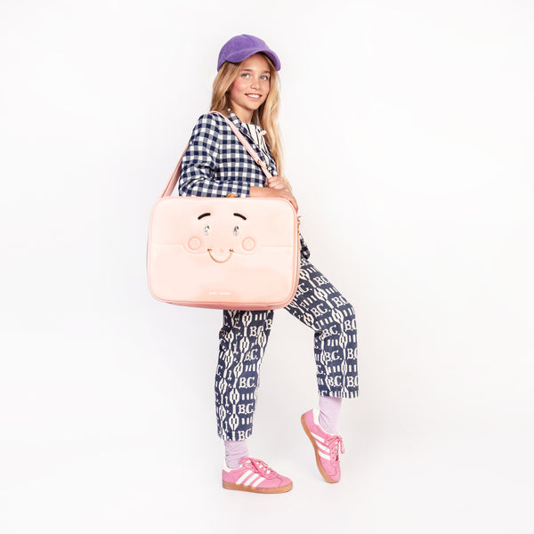 A trendy back-and-forth suitcase for kids of all ages. This suitcase grows with you through every stage of life—perfect for baby clothes, sleepovers, and later, storing your favorite toys!