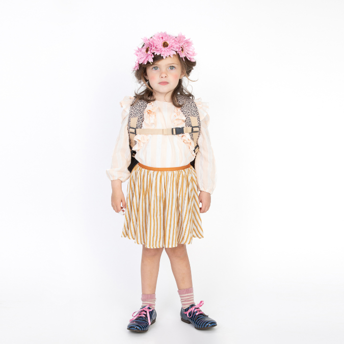 Ergonomic backpack for toddlers from 2 years old. If you want your toddler to walk the road to independence, the Ralphie Leopard Cherry is a key piece.