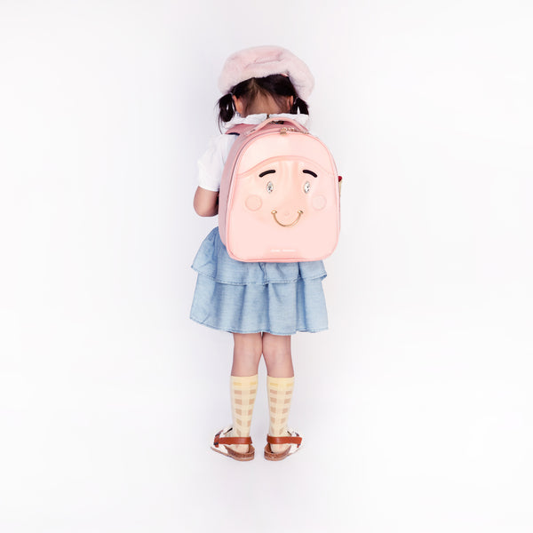 Ergonomic, trendy backpack for toddlers and preschoolers (from 2 years old). If you want your toddler to walk the road to independence, the Ralphie backpack is a key piece.