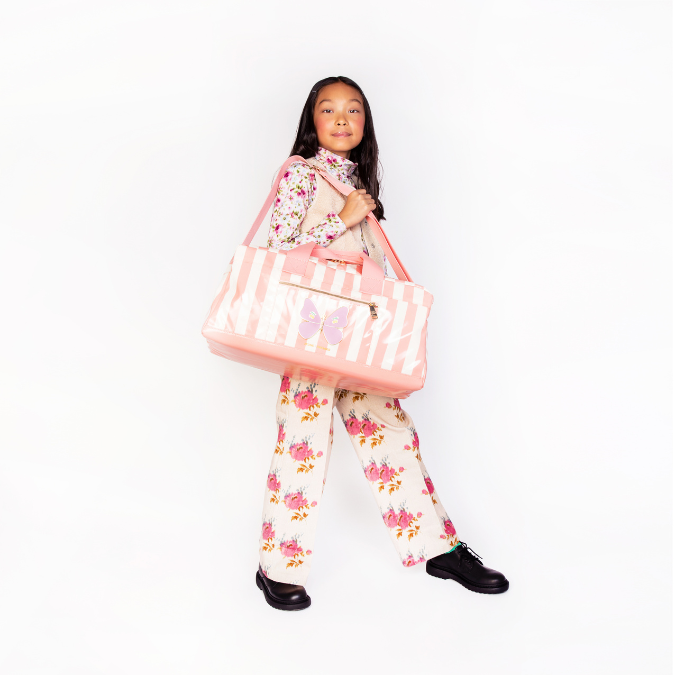 The new 'Caroline' weekend bag makes every getaway effortless—stylish, spacious, and ready for your next adventure!