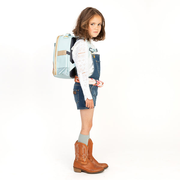 Ergonomic backpack for toddlers from 2 years old. If you want your toddler to walk the road to independence, the Ralphie Cavalerie Florale is a key piece. 