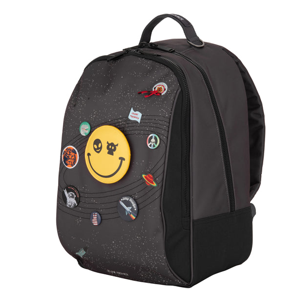 The James Backpack is a trendy backpack with handy compartments for school for boys from 8 years old. The Jeune Premier "Space invaders" print is ideal for cool boys fascinated by the universe & space travel.