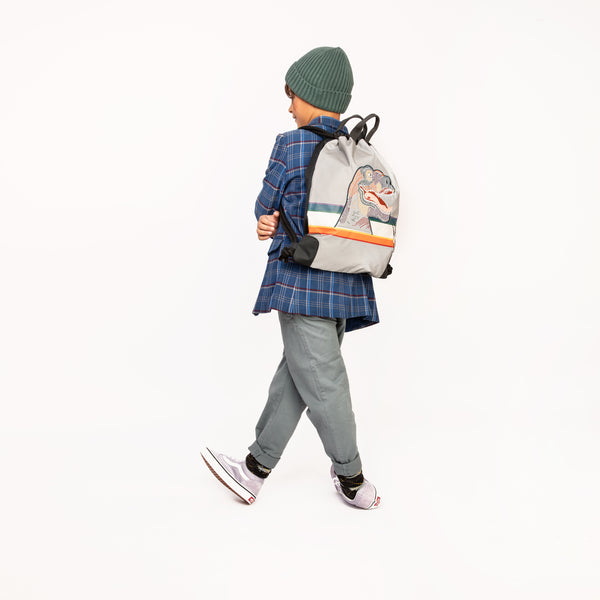 Check out the multifunctional Jeune Premier City Bag Reflectosaurus that can be used as a swimming bag, sports bag or fashion accessory, ideal for dinolovers. The reflective material also ensures that your child is safe and visible in traffic!