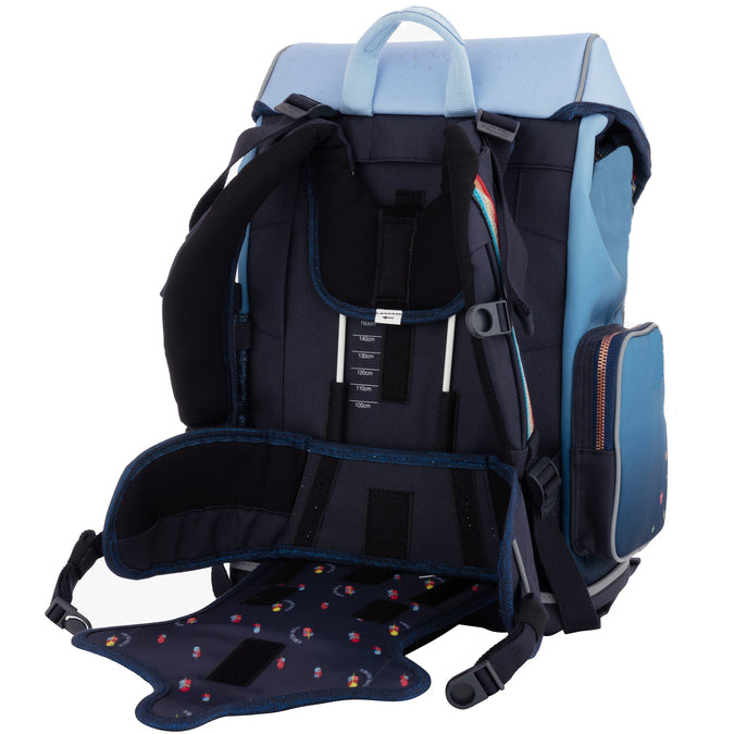 Ergonomic, trendy backpack for children from 6 years old. The load-bearing system transfers 50% of the weight to the hips. Design: Unicorn Universe.