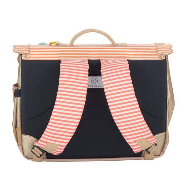 Check out the Jeune Premier bestseller: the It Bag Midi schoolbag, a true back-to-school essential. This high quality schoolbag with a beautiful Croisette Cornette design with glitters is ideal for girls aged 6 to 8 years.