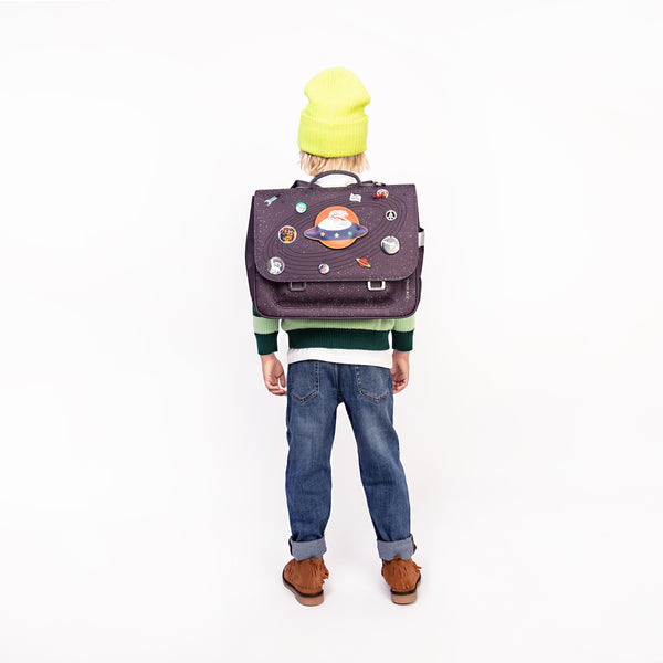 Check out the Jeune Premier bestseller: the It Bag Midi schoolbag, a true back-to-school essential. This high quality schoolbag is ideal for boys and girls aged 6 to 8 years. The Space invaders print is ideal for cool kids fascinated by the universe & space travel.