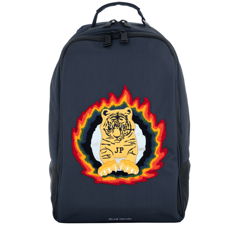 The James Backpack is a trendy backpack with handy compartments for school. The Jeune Premier "Tiger Flame" print is ideal for tough warriors from 8 years old.